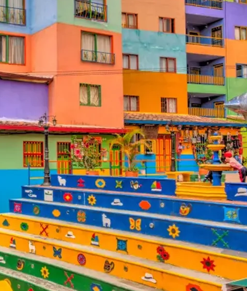 Plazoleta del Zócalo un lugar lleno de cultura y color